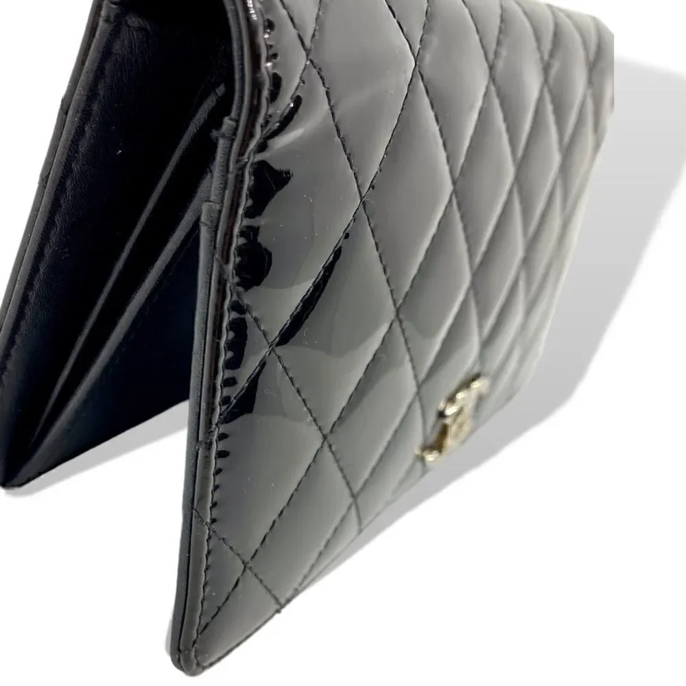 Chanel CC Yen Wallet in Quilted Patent Leather